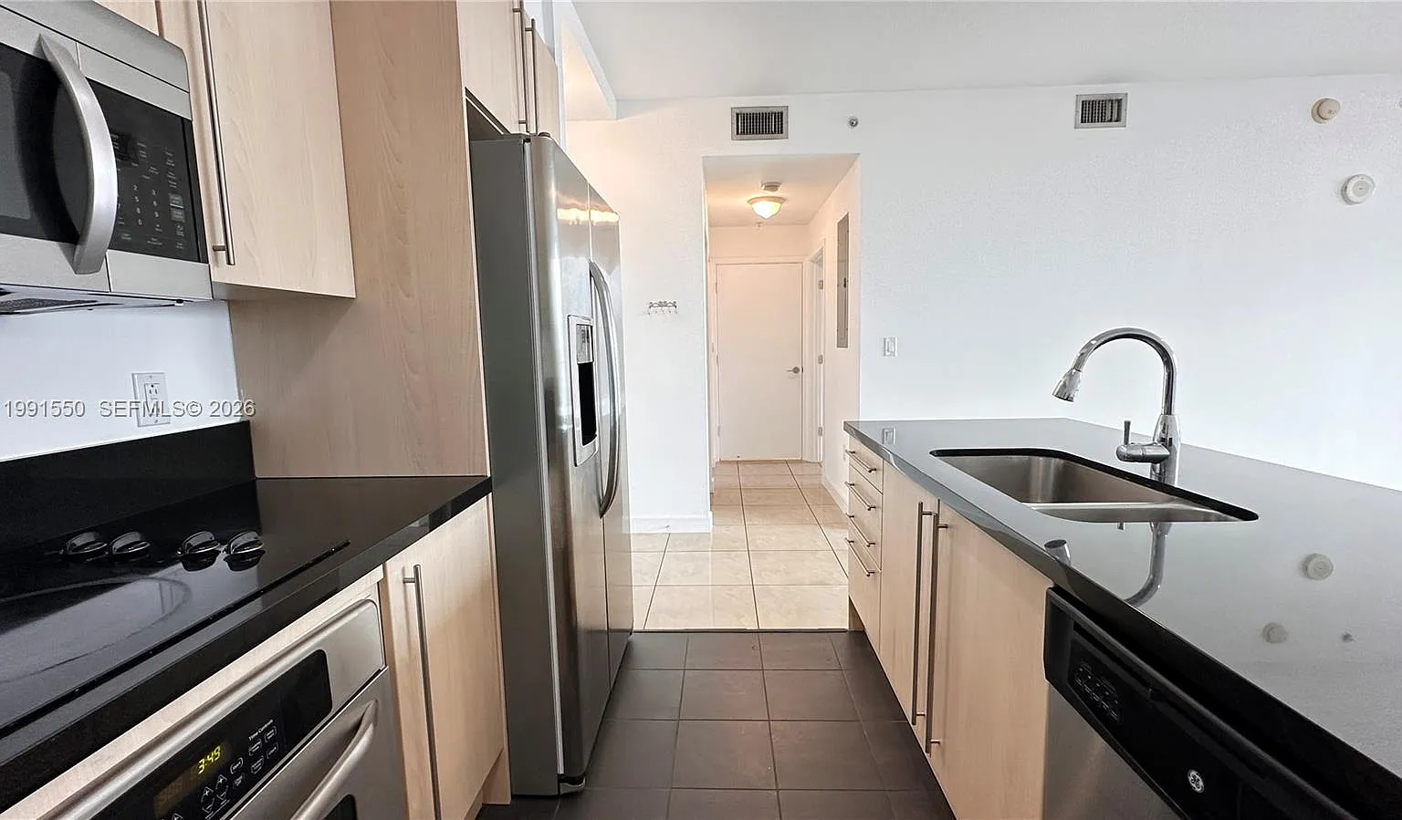 1 bed, 693 sqft, $3,000 — Photo 3