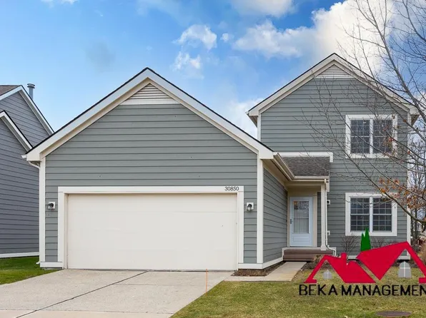 30850 Collingdale Dr, Novi, MI 48377
