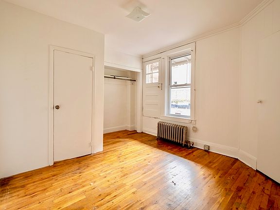 5th image of 28 Conselyea St #2B