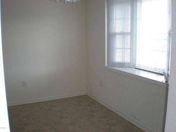 3rd image of 602 Courtyard East E