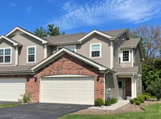 709 Wellington Ln, Cary, IL
