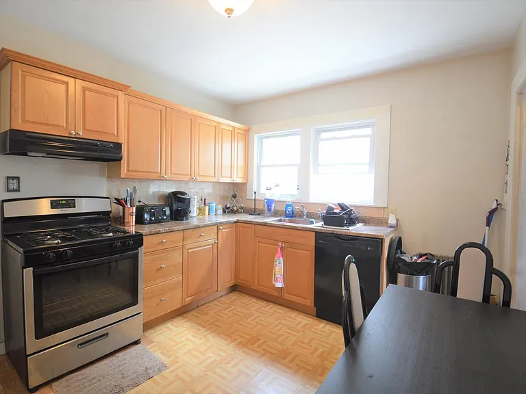 18 Hunnewell Ave #2 — Photo 5