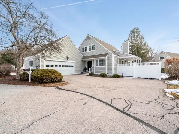 156 Straw Hill Road, Manchester, NH 03104