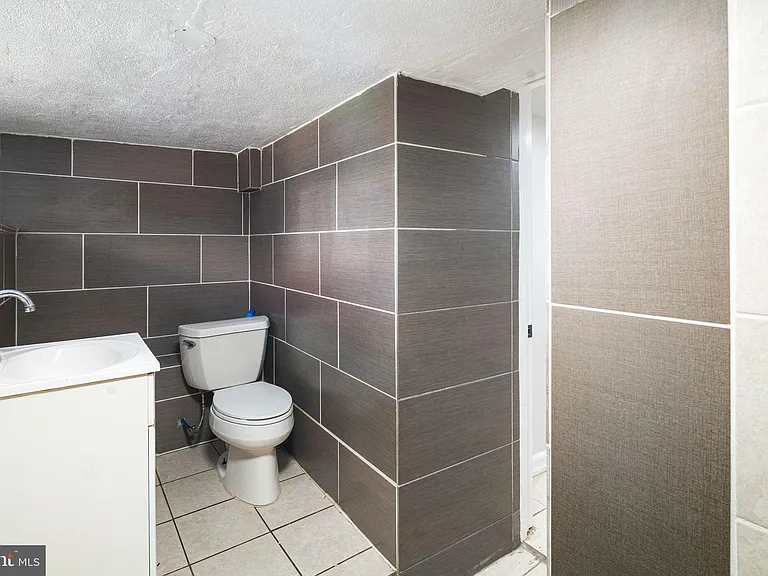 3836 Wyalusing Ave — Photo 8