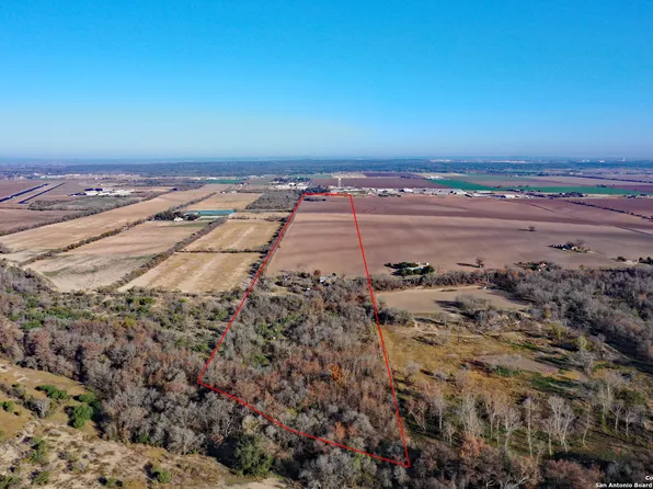 908 COUNTY ROAD 5711, Castroville, TX 78039