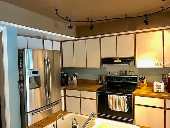 3rd image of 15511 Walden Ave