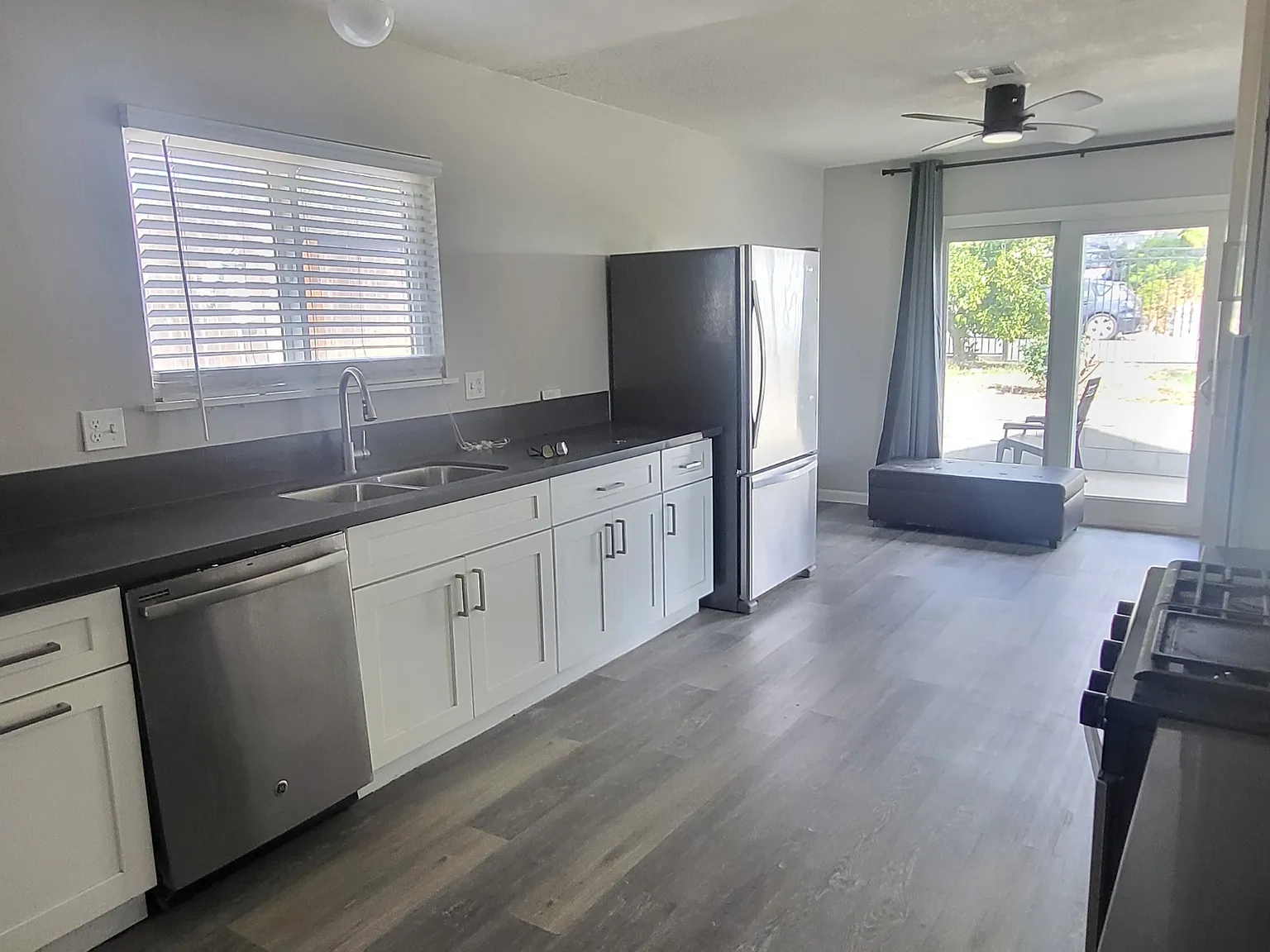 3 bed, 1404 sqft, $3,000 — Photo 3