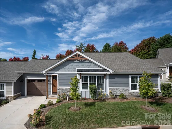 10 Heartleaf Cir, Arden, NC 28704