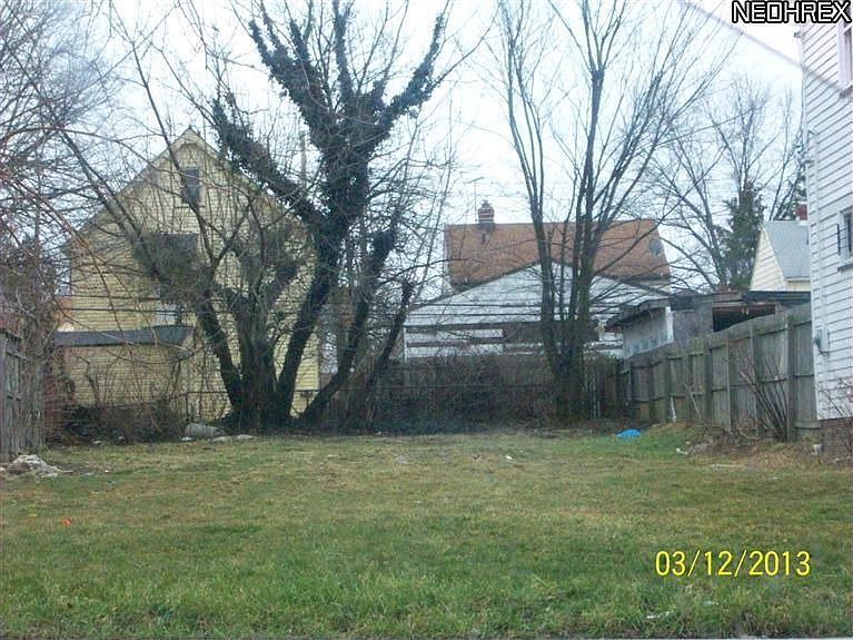 2nd image of 3269 E 123rd St