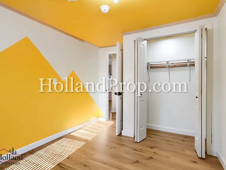 1105 NE Lincoln St — Photo 14