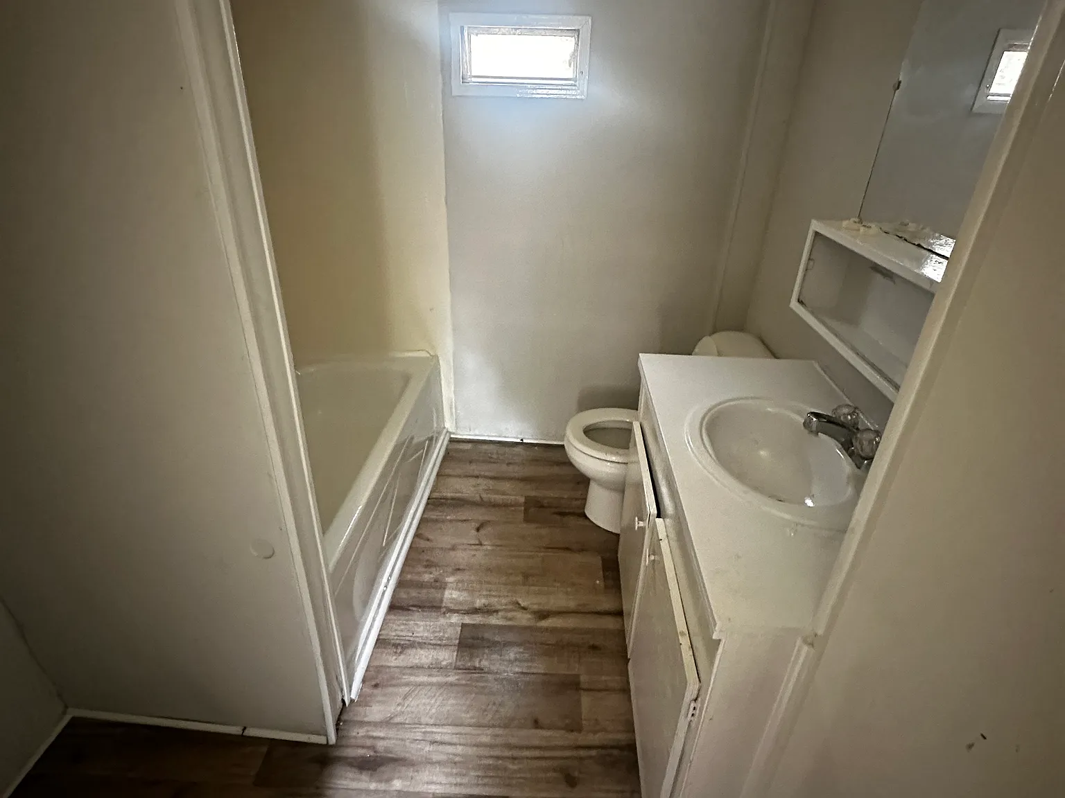 2 bed, $650 — Photo 2