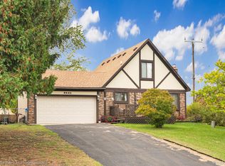 2441 Amelia Dr, Highland, MI 48356
