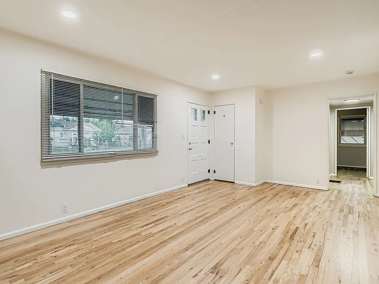 605 E Saint Elmo Ave — Photo 11