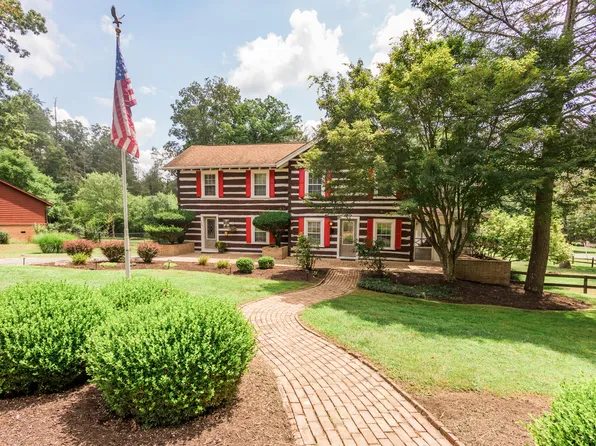 139 Park St, White Sulphur Springs, WV 24986