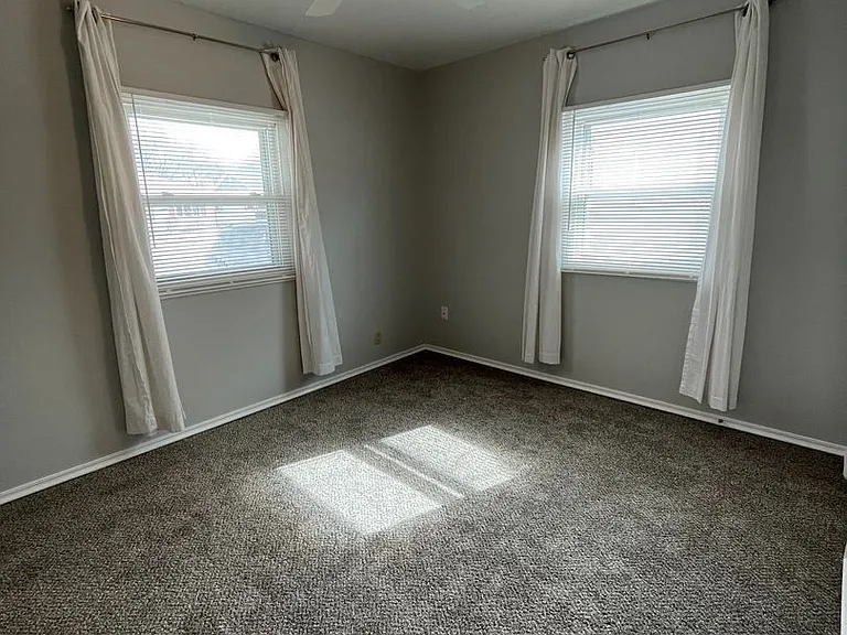 3449 S Kansas Ave — Photo 10