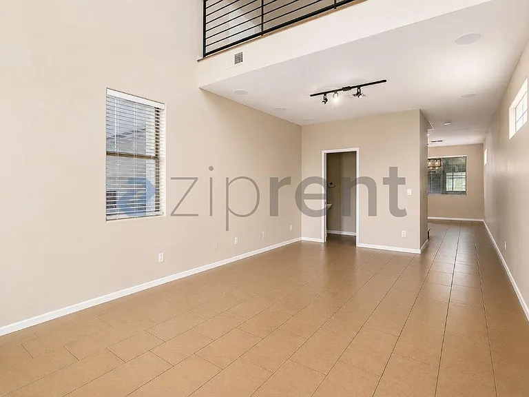 2315 E Pinchot Ave #128 — Photo 1