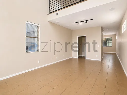 2315 E Pinchot Ave Photo 1