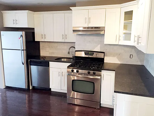 Rented by Tscherne Realty Inc. | media 16