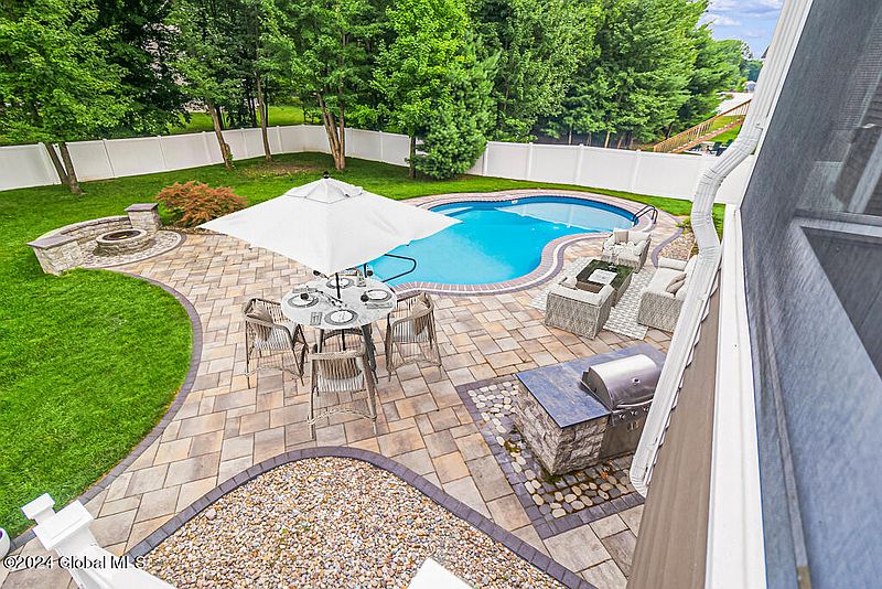 3rd image of 89 Balsam Way