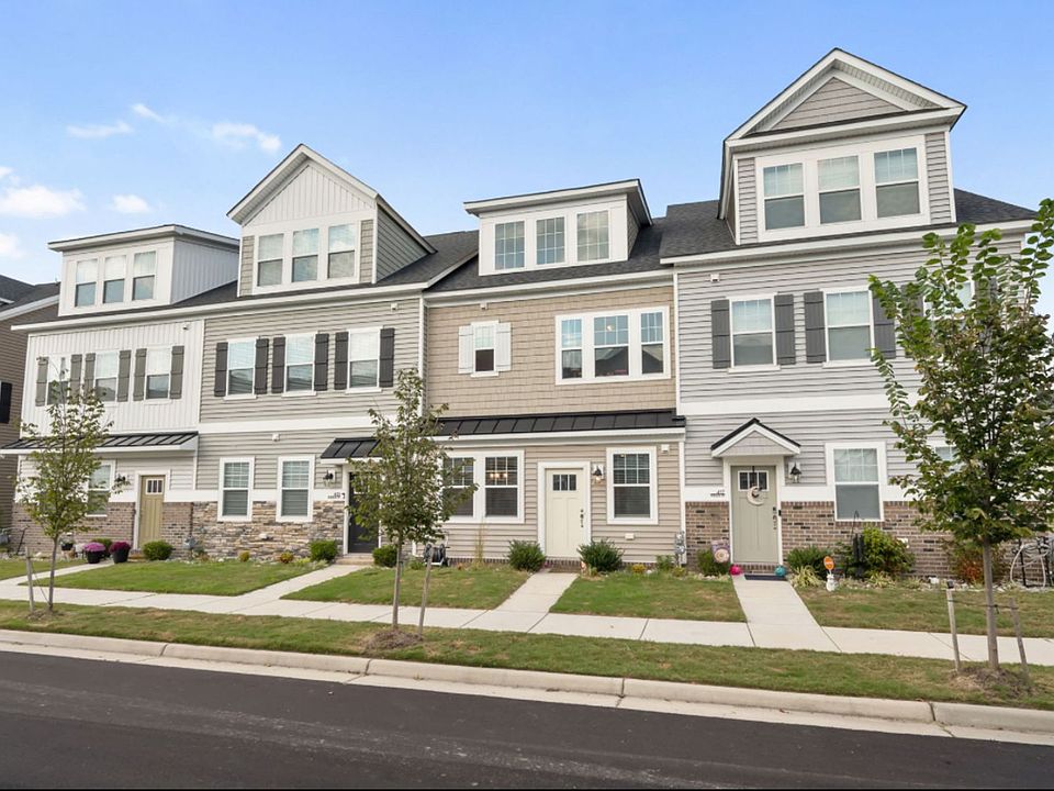 1st image of 419 Asuza St