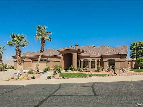 3rd image of 2905 Desert Heights Dr