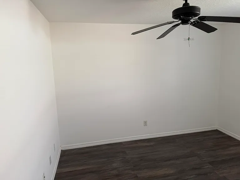 1874 SW Capehart Ave — Photo 10