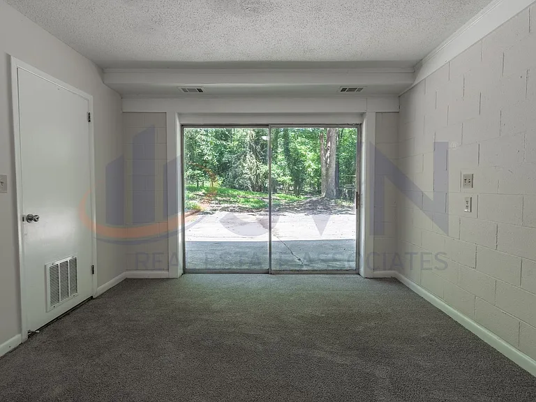 406 N Estes Dr — Photo 20