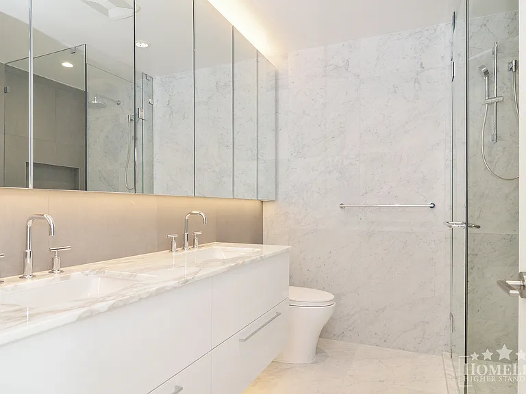 1500 Martin St #1306 — Photo 18
