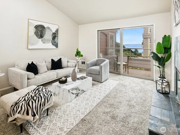 522 W Mercer Place #403, Seattle, WA 98119