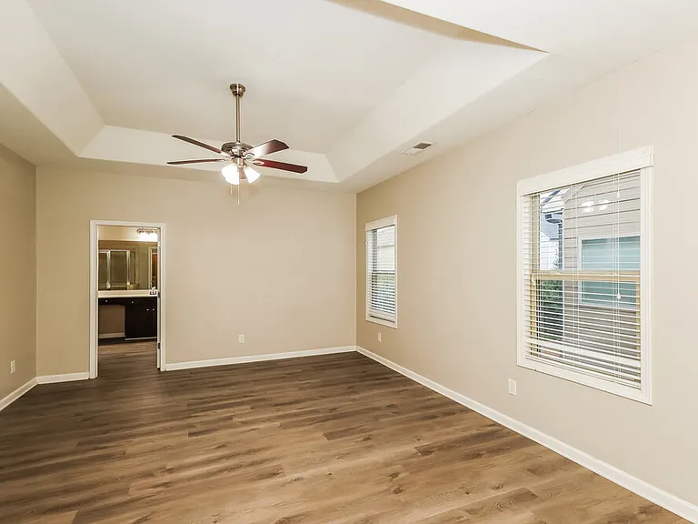 3924 Lake Manor Way — Photo 10