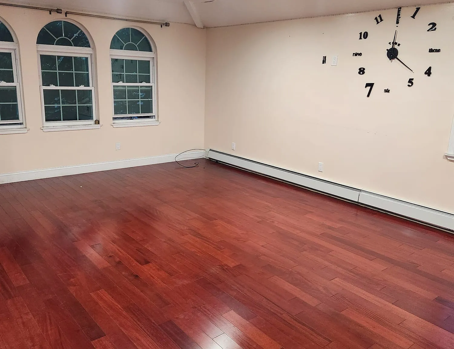 3 bed, 1400 sqft, $3,500 — Photo 2