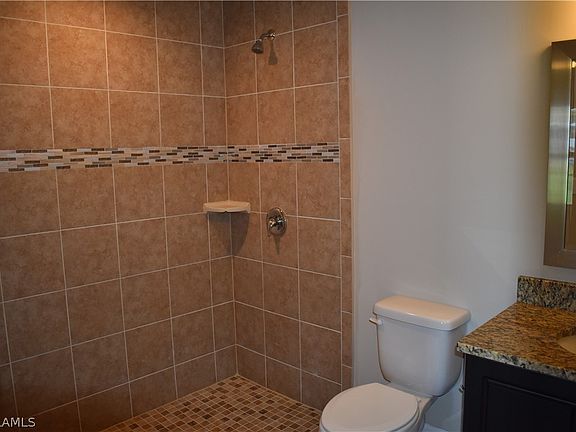 5th image of 2625 SW 4th Ave