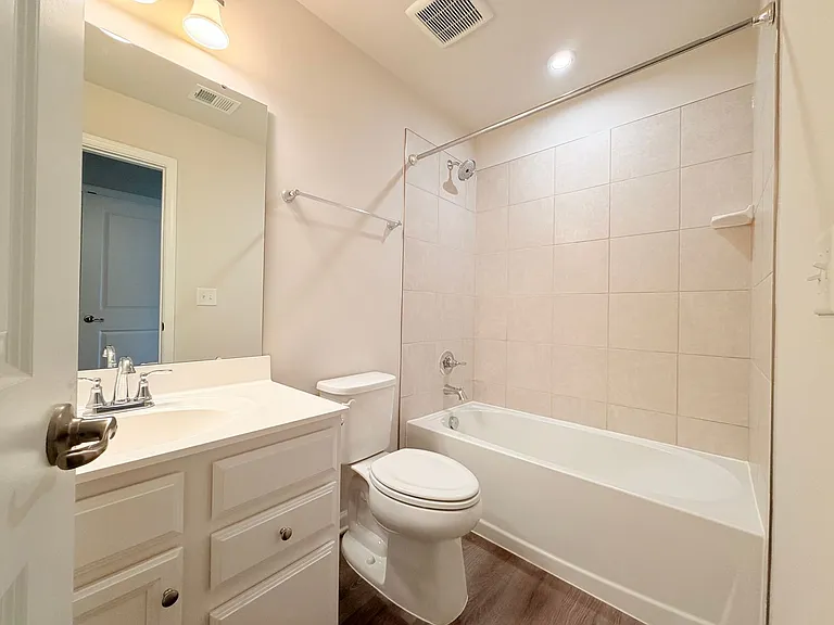 137 Capeside Ct — Photo 10
