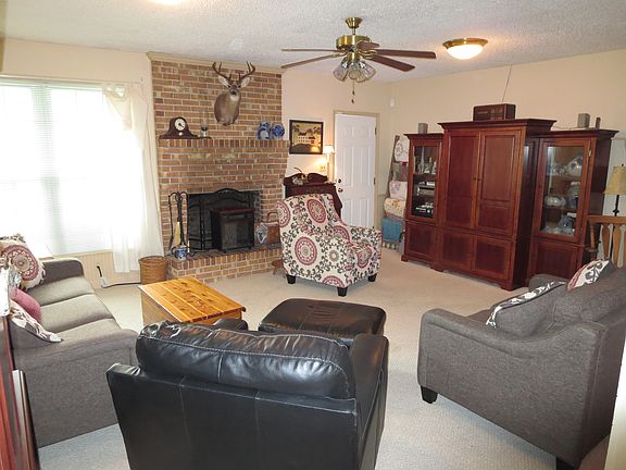 2nd image of 2605 Carmon Dr