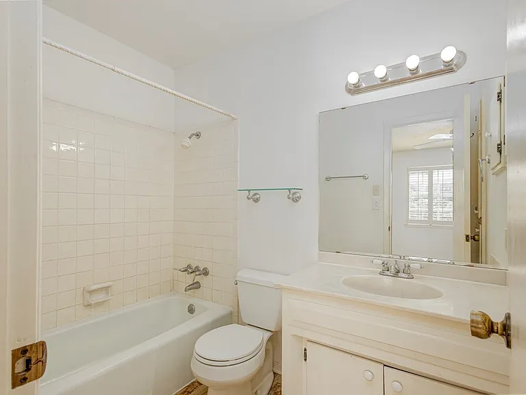 1908 Leslie Dr — Photo 15