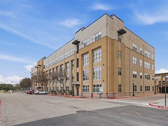 3rd image of 201 W Lancaster Ave Unit 313