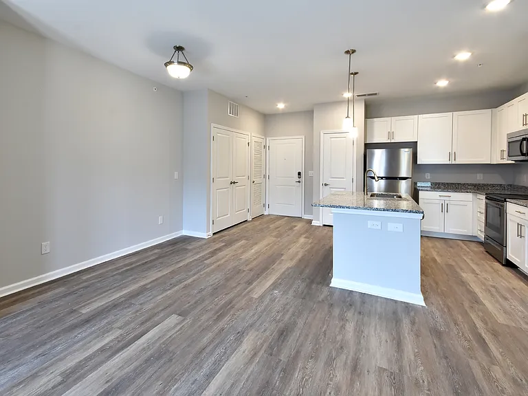 Grand Oaks Apartments — Photo 81