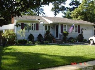 706 Arlington Rd, West Babylon, NY 11704