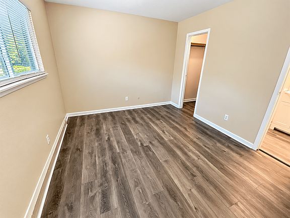 3rd image of 4950 N Lake Rd APT 12