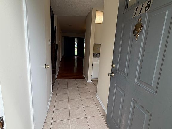 2nd image of 118 Pear Tree Ln