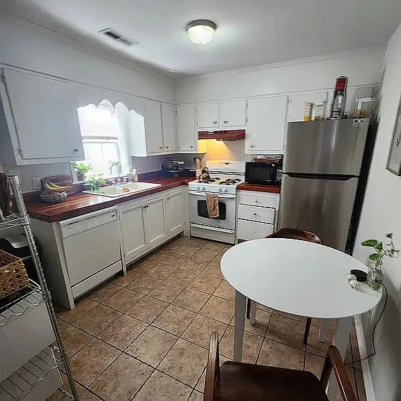 119 Drake St #A — Photo 7