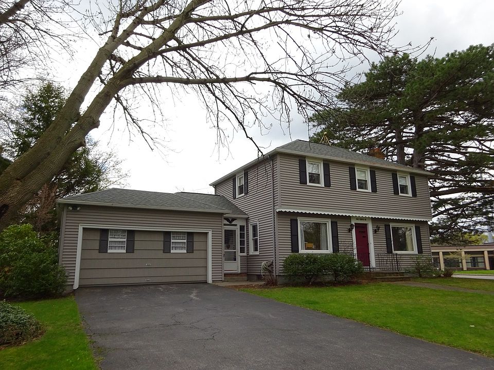 2nd image of 440 Cooper Rd