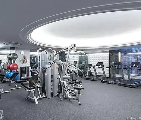 Sold by Agranoff Real Estate | media 16