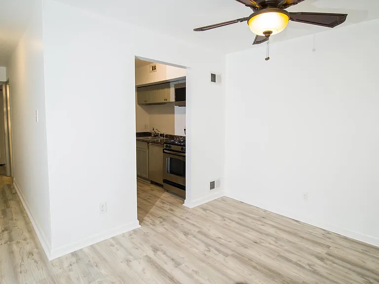 11602 Vantage Hill Rd #2A — Photo 2