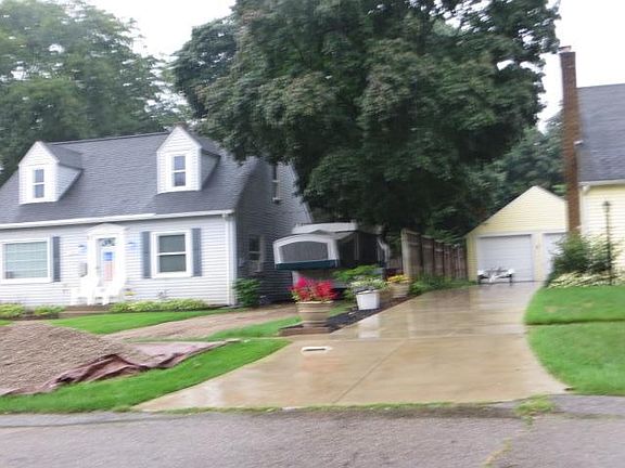 4th image of 531 Parker Ave
