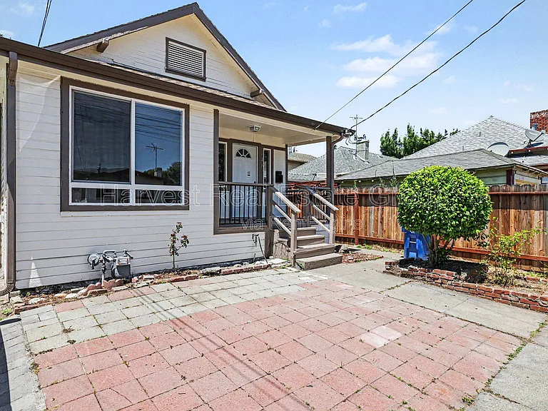 1619 Walnut St #A — Photo 2