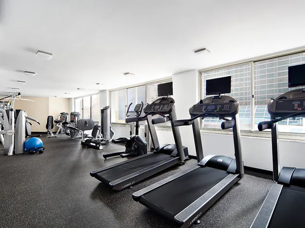 333 East 45th Street image 9 of 12