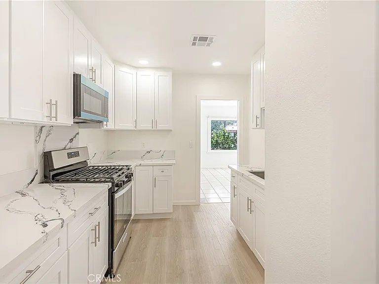 636 NW Pioneer Dr #1 — Photo 12