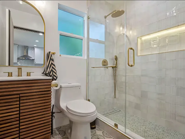 7106 Lasaine Ave — Photo 27