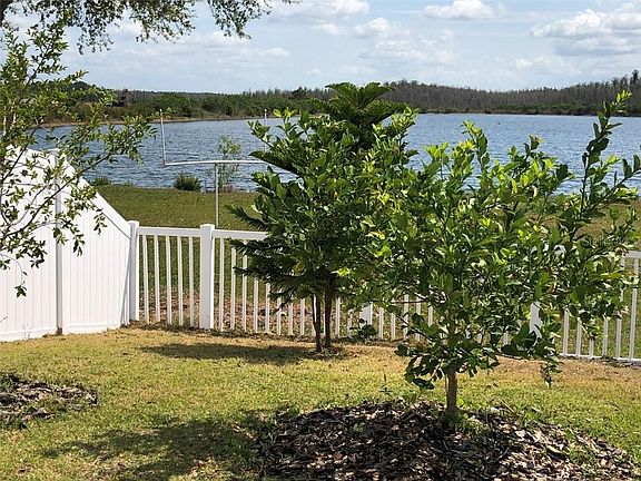 4th image of 3928 Stornoway Dr